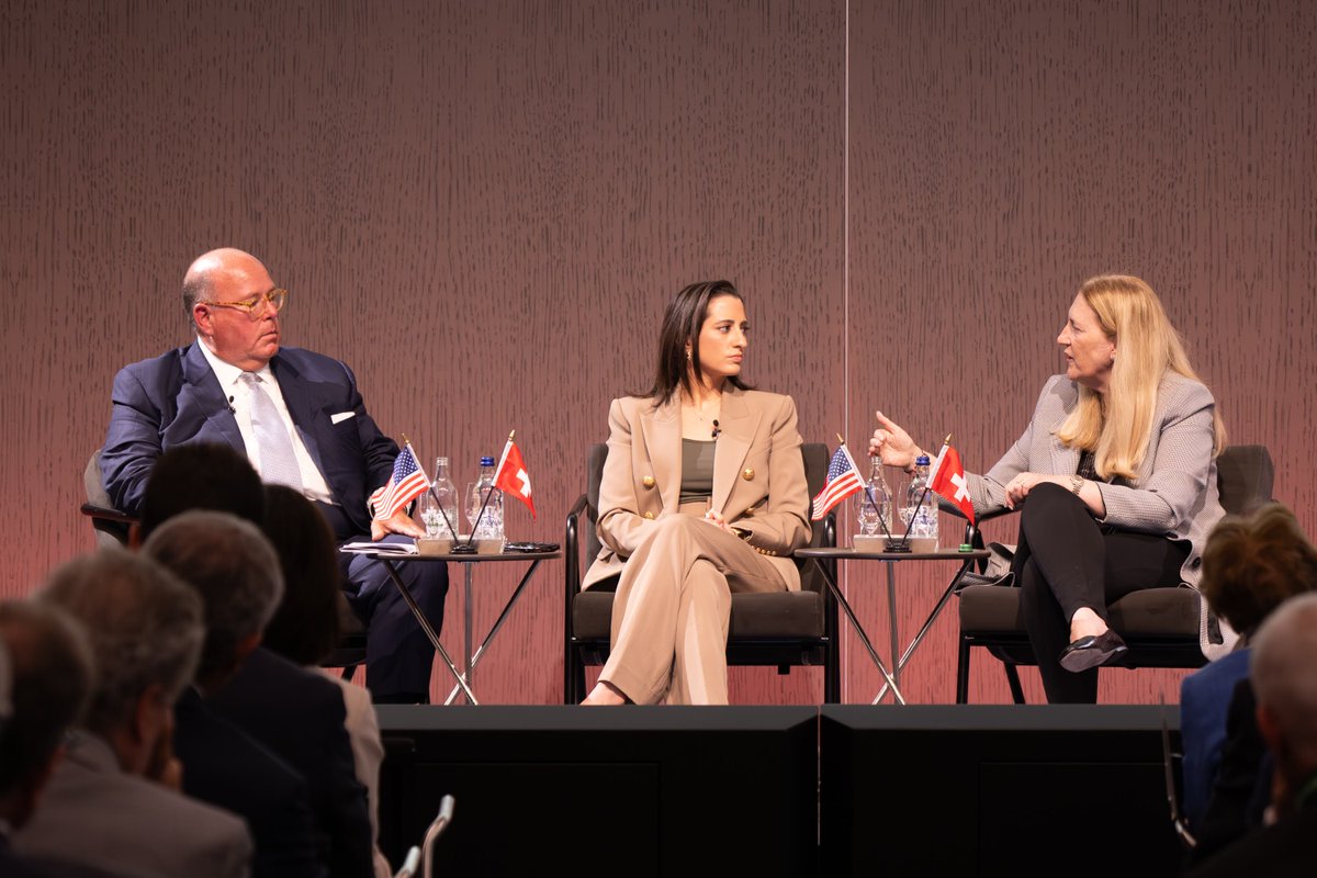 SwissAmbUSA's tweet image. What a pleasure to take part in the @AmSwissFound Annual Leadership Summit @SwissRe Centre for Global Dialogue as a former Young Leader, and to celebrate the strong & enduring ties between our countries. Thank you @AmSwissFound, for your impact and critical role in🇨🇭🇺🇸 relations.