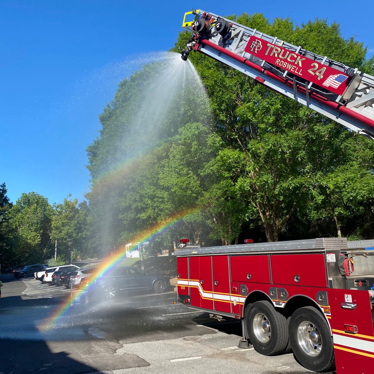 ☀️ When the temps go up, Truck 24 shows up!

Roswell kiddos got a surprise cooldown thanks to a little help from the crew at Station 24. Big smiles, bigger splashes, and one unforgettable way to beat the heat!