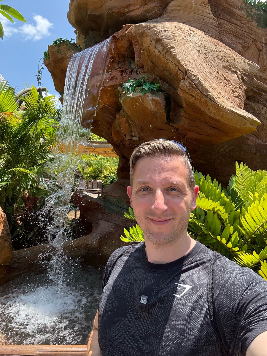 In the latest video on the channel I head to Epcot to enjoy the Flower and Garden Festival and to explore this stunning park for 2025 😍

Watch Here > youtu.be/zquV78iZEcY