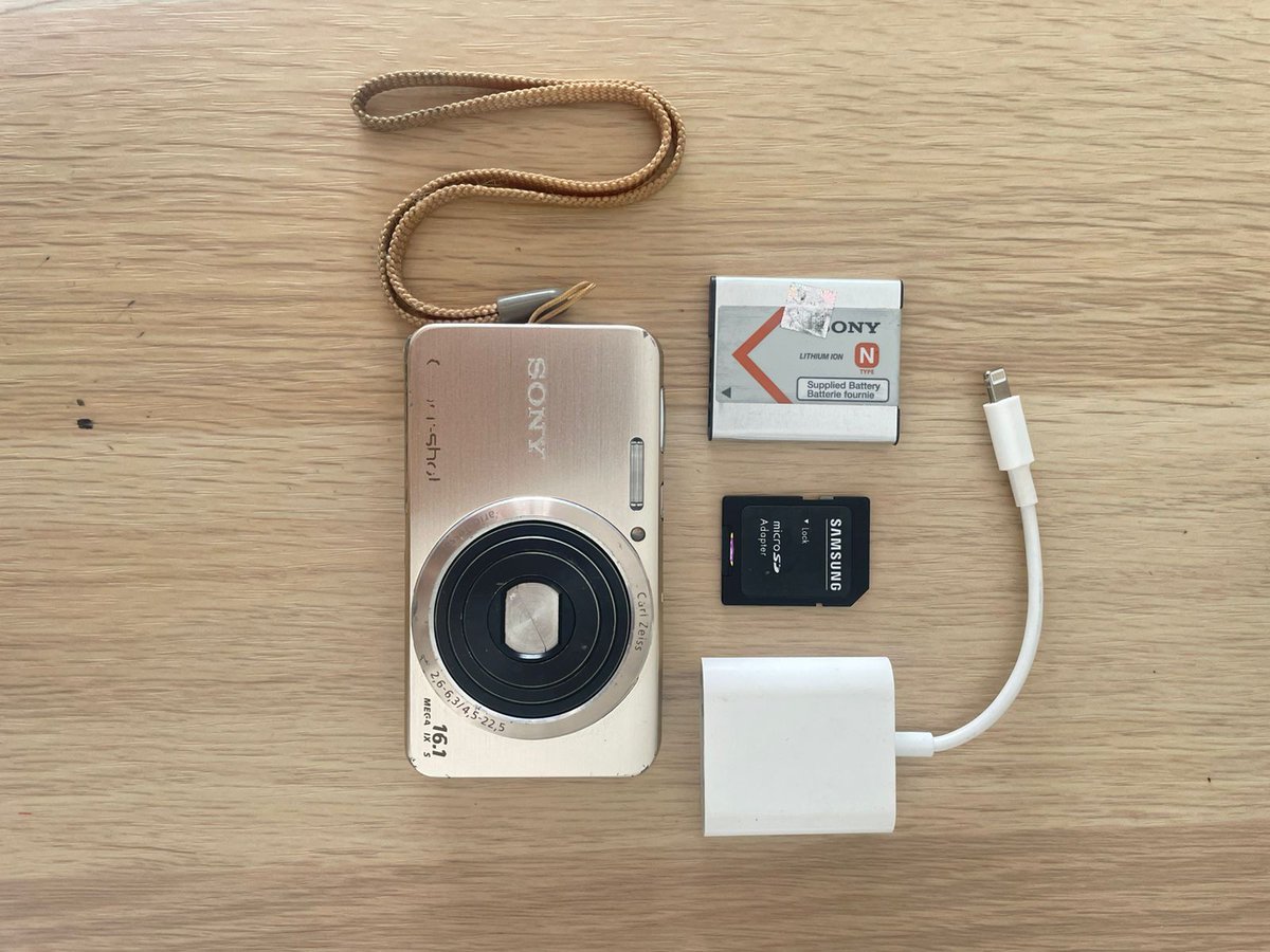 jisvngiee's tweet photo. WTS digicam Sony DSC-W360
Include:
- battery
- ⁠charger universal
- ⁠strap
- ⁠memory 2gb
- ⁠card reader iphone

- minus: penutup battery tidak berfungsi (tp masih bisa di tutup menggunakan isolasi/stiker)

bisa dm tanya2 dulu^^ #zonauang https://t.co/MXu9dyTsXK