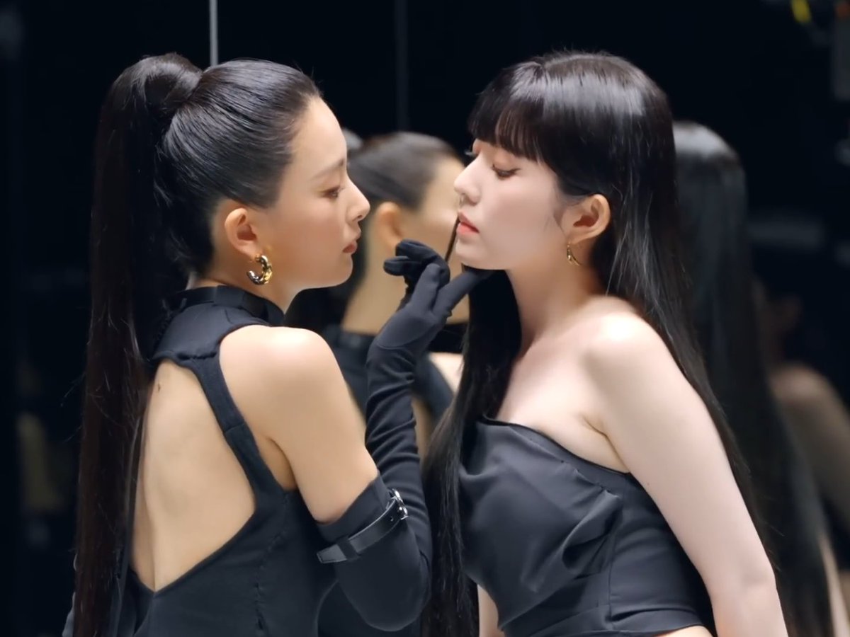 seurrene_'s tweet photo. aseul                                                        seulrene https://t.co/wcRnfEDw6q