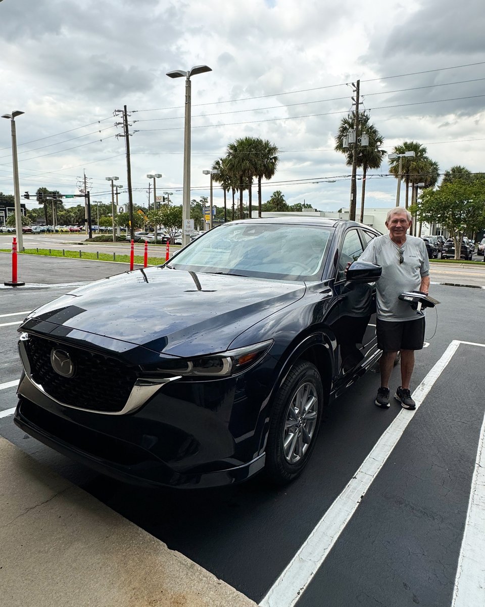 Sending a big congrats to Richard on the purchase of his new set of wheels! 

He's now driving in style all around Jax in the Mazda CX-5 with the help of Sales Consultant, Devyn. Thanks for your purchase, Richard!

#TomBushHappyCustomers #TomBush #Mazda #NewCar