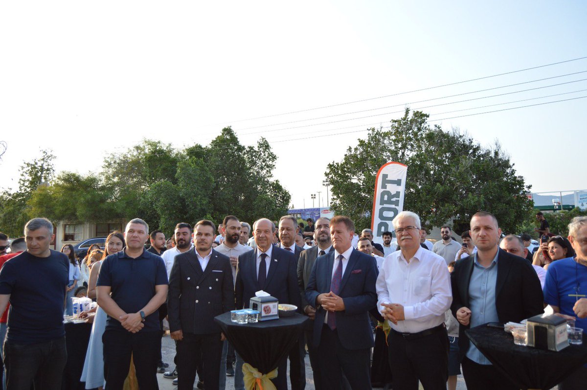 KKTC’de ilk ve tek olmanın gururunu yaşıyoruz.

Teknolojik bir girişim olarak sanal gerçeklik oyun merkezini teknolojiyi yalnızca bir eğlence aracı değil; aynı zamanda öğrenmenin, gelişmenin ve etkileşimin bir platformu olarak gören bir anlayışla VR PORT’u kurduk.