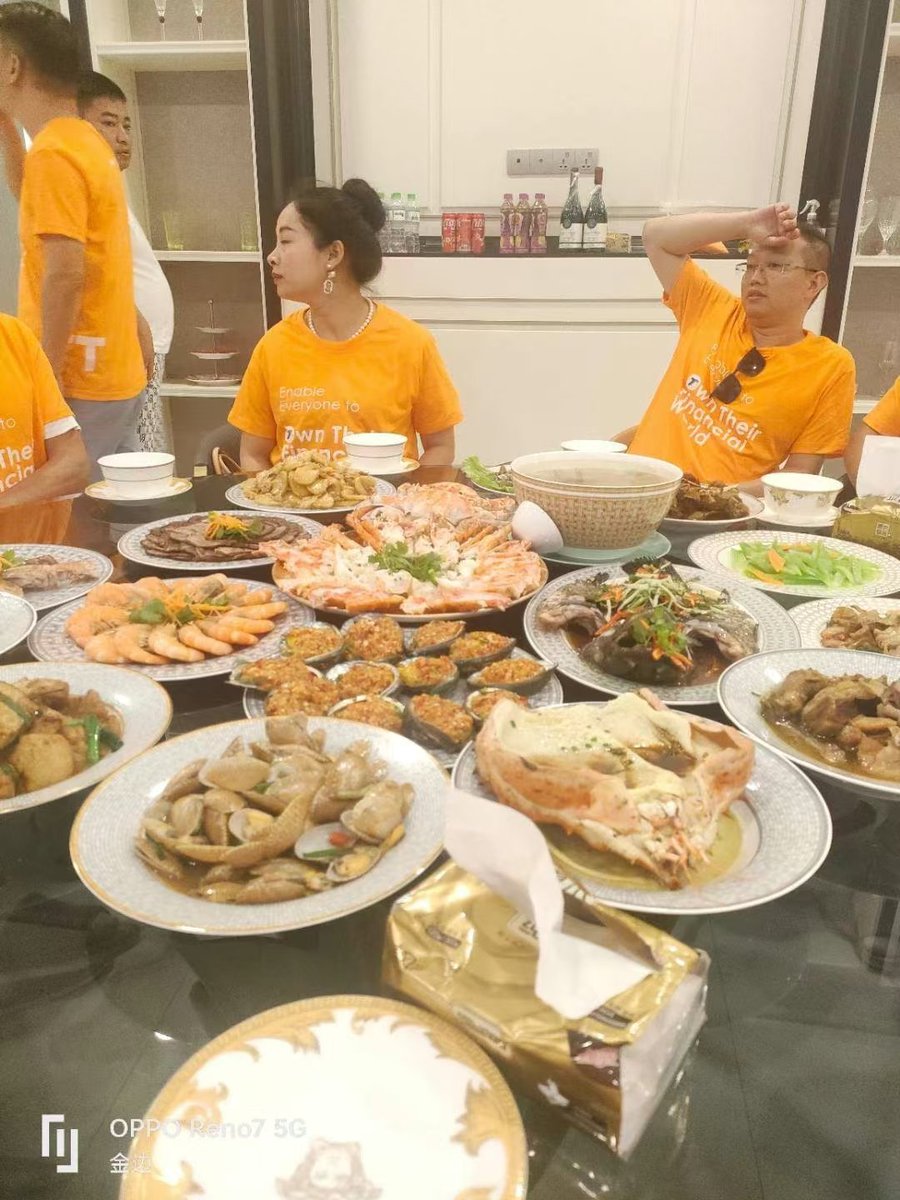 TTX_Group's tweet photo. 🔥重磅剧透！CTC俞老师家餐桌「爆料」来袭
🐯「首个生态『老虎AI』即将扑向未来」
 
✨今晚，餐桌旁的碰撞不只是美食，更是「AI生态」的火花四溅。
俞老师的笑谈间，藏着CTC生态链的「下一只猛兽」：
「老虎AI」蓄势待发，将用智能利爪撕碎传统边界
让每一次技术跳动，都成为生态进化的「心跳符号」💡 https://t.co/S4EokUfxC0