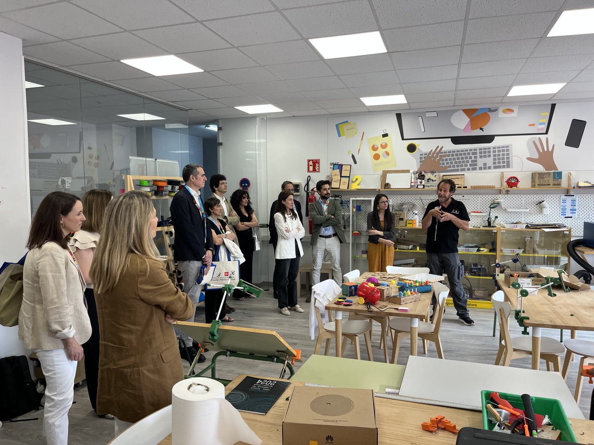 FPEmpresa (@fp_empresa) on Twitter photo 🏦✨ Ayer tuvimos el placer de asistir al acto de la firma entre <a href="/iestomvalmadrid/">IES Tomas y Valiente</a> y BBVA.
🤝 Juntos, ponen en marcha un nuevo Ciclo Formativo de Grado Superior en Administración y Finanzas, con especialización en Banca, bajo la modalidad dual intensiva.
#FP #FPCuéntalo 🏦✨ Ayer tuvimos el placer de asistir al acto de la firma entre <a href="/iestomvalmadrid/">IES Tomas y Valiente</a> y BBVA.
🤝 Juntos, ponen en marcha un nuevo Ciclo Formativo de Grado Superior en Administración y Finanzas, con especialización en Banca, bajo la modalidad dual intensiva.
#FP #FPCuéntalo