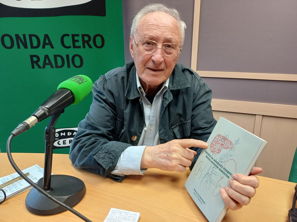 onda0monforte's tweet photo. Foi unha eminencia no ámbito da ciruxía dixestiva e nun libro ameno e de fácil lectura, achéganos ao ámbito no que desenvolveu a súa actividade profesional en diversos hospitais galegos e doutros territorios con. Falamos co monfortino Roberto Vila https://t.co/QF5wOyA3MN https://t.co/YyjlZu7lct