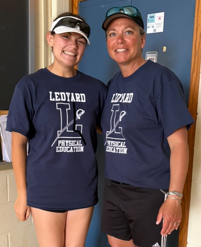 Twinning during spirit week 🥎🥎