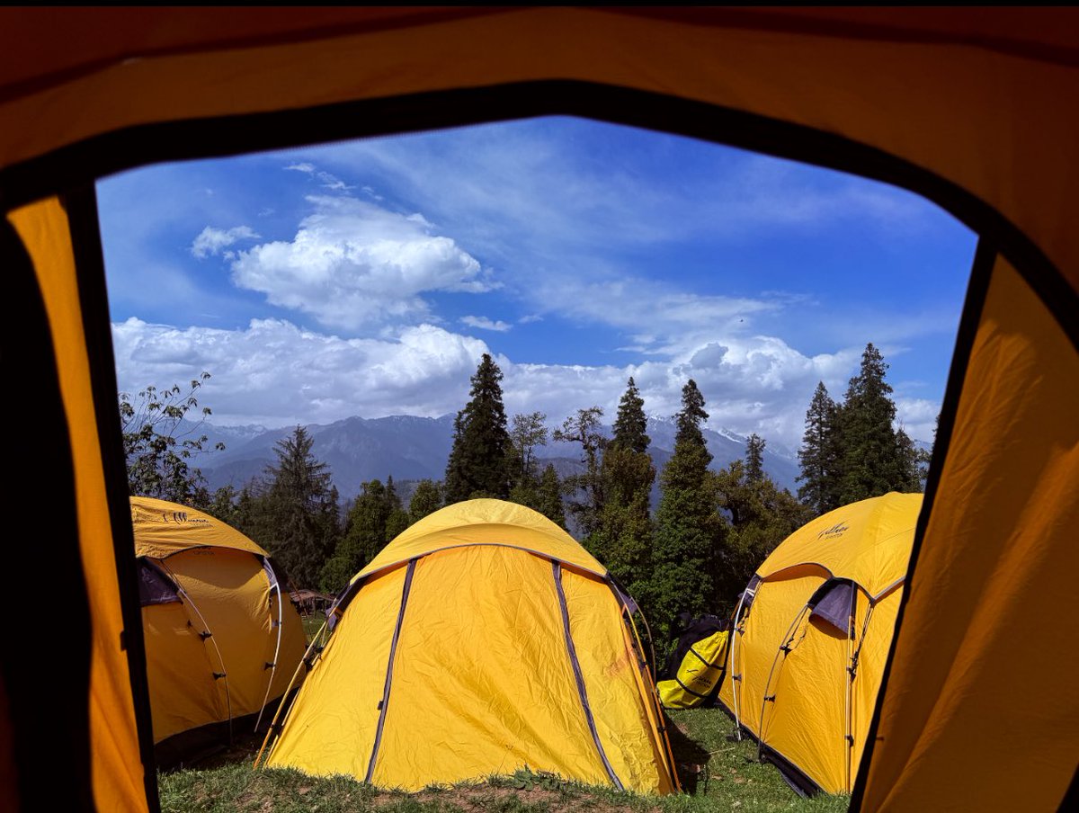 drtaansen's tweet photo. Spent a week in the mountains , no network,internet or sm .
Just sky above , earth below and peace within 🧘‍♂️ https://t.co/ppTGGGi6kc