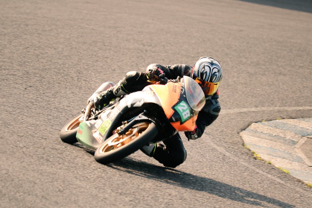 1年ぶりのおバイクが、ぶっつけ本番！茂原ミニバイク3時間耐久(笑)このマシン(GSXR150)年1回耐久で乗せてもらってるんだが毎年タイム更新してる♪とても乗りやすく相性がイイ。。。52.342