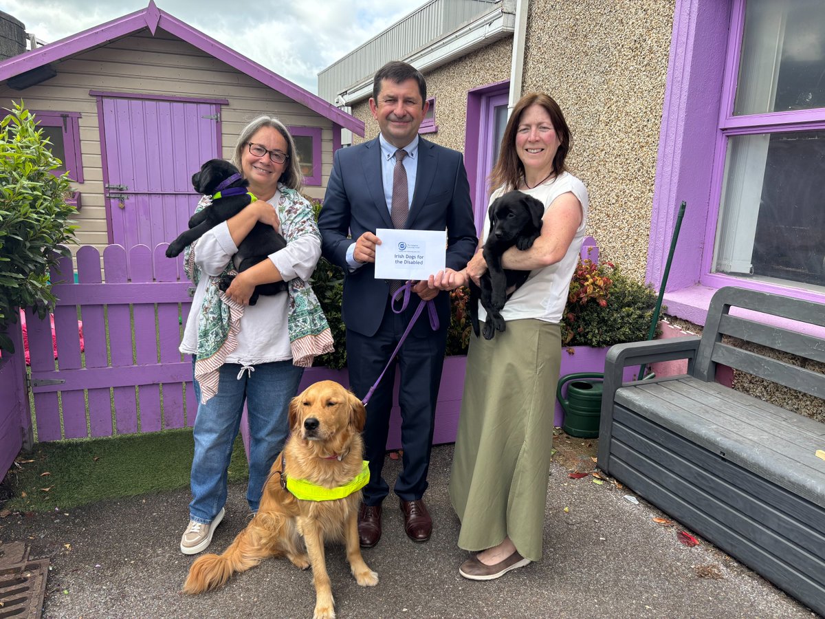 🐾 It was our pleasure to present a €13,500 grant to @DogsforDisable.  This funding will support a nationwide After-Care Support Vehicle, enabling the team to visit clients, supporting them and their families on any requests they may have.