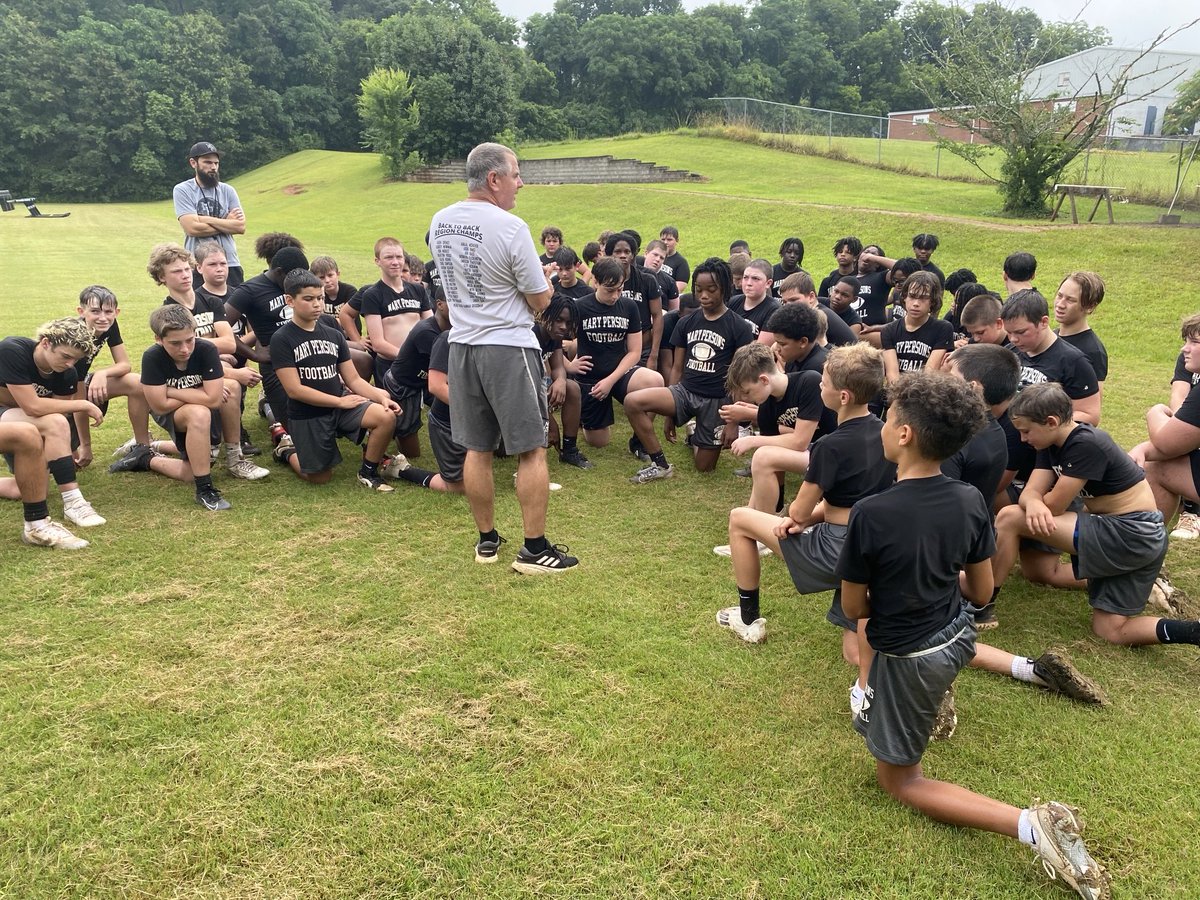 gbi185's tweet photo. Week 1 of summer conditioning ⁦@MCMS_Bulldogs⁩ 🏈 in the book. Got some great work in and these young DOGS are eager to get 1% better everyday. #wecoming 👍🏈💪‼️⁦@smalltweed42⁩ ⁦@IamaCHAMP91⁩ ⁦@MPHSFootball⁩ https://t.co/qqq1Fgdhzi