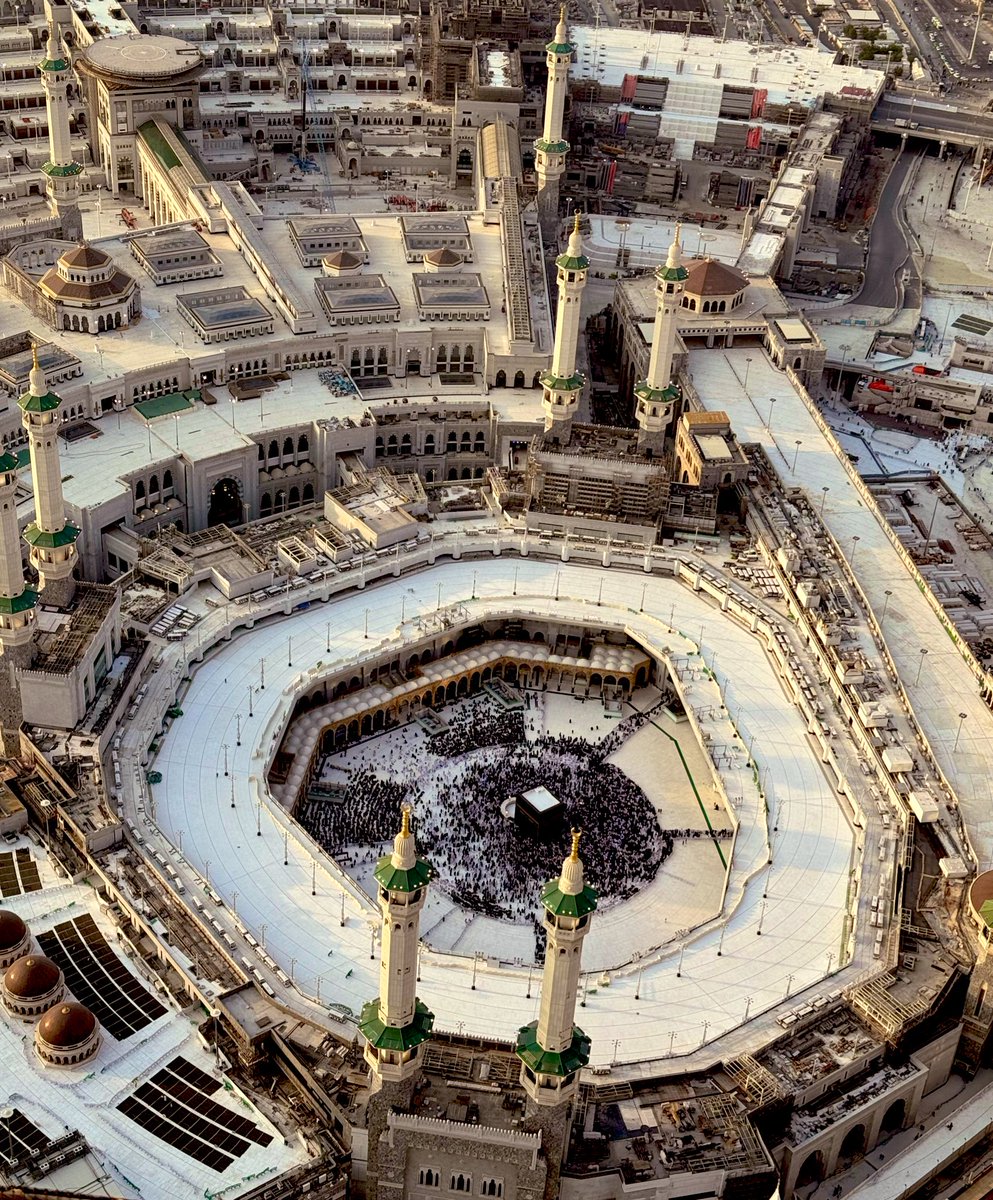 ContentHouse_sa's tweet photo. خير الدعاء دعاء يوم عرفه، وخير ما قال نبينا عليه افضل الصلاة والسلام، والنبيون من قبله:

لا اله الله وحده لا شريك له، له الملك، وله الحمد، وهو على كل شيئ قدير.

#يوم_عرفه #حج_1446هـ #ساعه_استجابه 
#بيت_المحتوى https://t.co/4YAcyVi8Sw