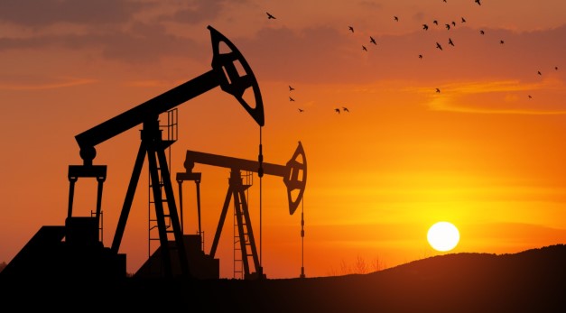 TheOasis_Report's tweet photo. Oil slips on U.S. stockpile build, Saudi Arabia price cuts.
For more: https://t.co/DGll5KbAmz

#saudiarabia #usa #oil #petroleum #export #OPEC #MarketShare #GlobalTrade #السعودية #زيتي #أمريكا #البترولية #يصدّر #عالمية #تجارة #سوق #يشارك https://t.co/All160GUR9