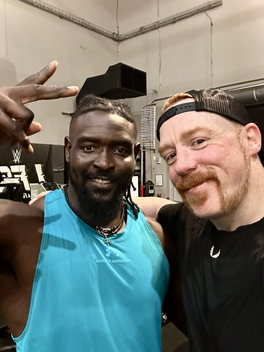 SFarrellyPro's tweet photo. HAVE you seen The Ruler of Shoulder Workouts with Oba Femi? It’s deltastic: https://t.co/zJxhu7CoVO https://t.co/7JgwrW3tw8