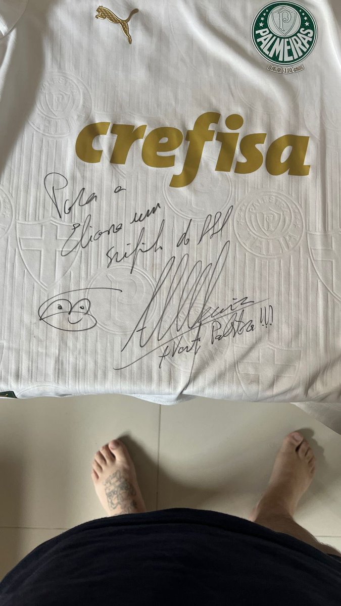 Meu enteado trabalha em uma produtora q gravou um comercial ontem com o Abel. 
Mandamos nossas camisas e o Abel autografou. 🥹🥹
E se vc não gosta do Abel tá tudo bem. Mas respeite quem gosta do maior técnico da nossa história.