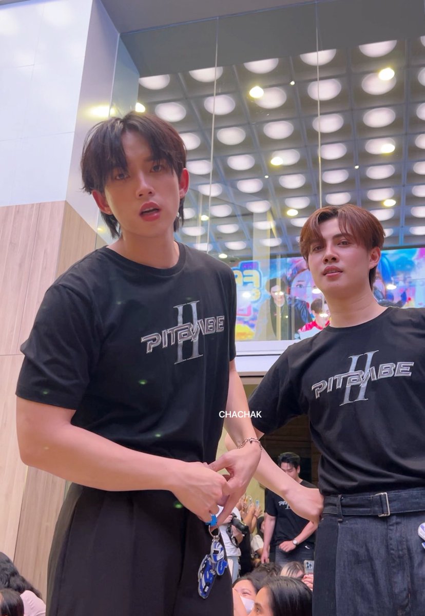 ช่วยกันรุมต่อยผมเลยก็ได้พี่ จะได้จบๆ 55555555

<a href="/Benzalert_np/">BENZALERT 🦊</a> <a href="/garfinpkk/">Garfield 潘塗瑞</a> 

BGF I WANT 2 SEE U SMILE
#รวมพลคนรักPITBABE
#เบนซ์กาฟิวส์ #BenzGarfield