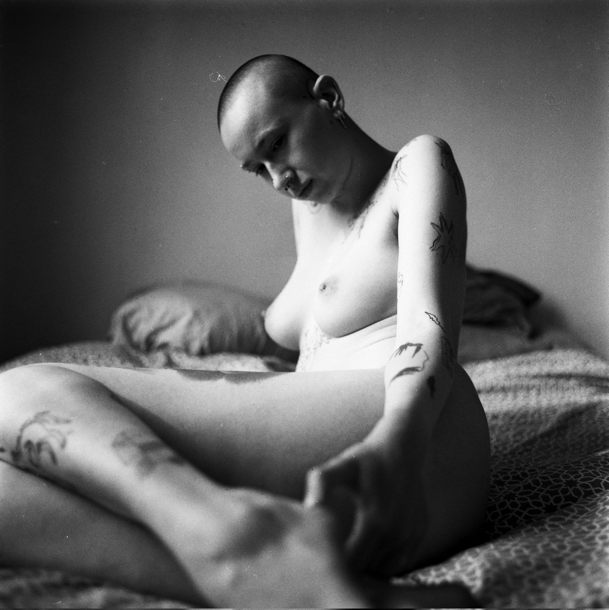 filmpapi's tweet photo. medium format photos of El w/ kiev 88 and kentmere 400

#blackandwhite #filmphotography #analogphotography #35mmfilm #filmisnotdead #shootfilm #filmcommunity https://t.co/wNiNNRfDmb