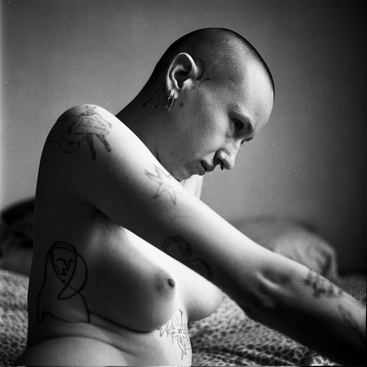filmpapi's tweet photo. medium format photos of El w/ kiev 88 and kentmere 400

#blackandwhite #filmphotography #analogphotography #35mmfilm #filmisnotdead #shootfilm #filmcommunity https://t.co/wNiNNRfDmb