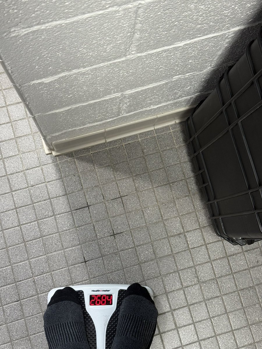 Ayoola Obisesan (@ayoola_18) on Twitter photo Off season Grind is real!! DE/LT <a href="/CoachP_eterson/">Coach P 🍎🏈📚🎓CoachesHelpingCoaches</a> #GetYourWeightUp
#SparkTheFlint💥 Off season Grind is real!! DE/LT <a href="/CoachP_eterson/">Coach P 🍎🏈📚🎓CoachesHelpingCoaches</a> #GetYourWeightUp
#SparkTheFlint💥