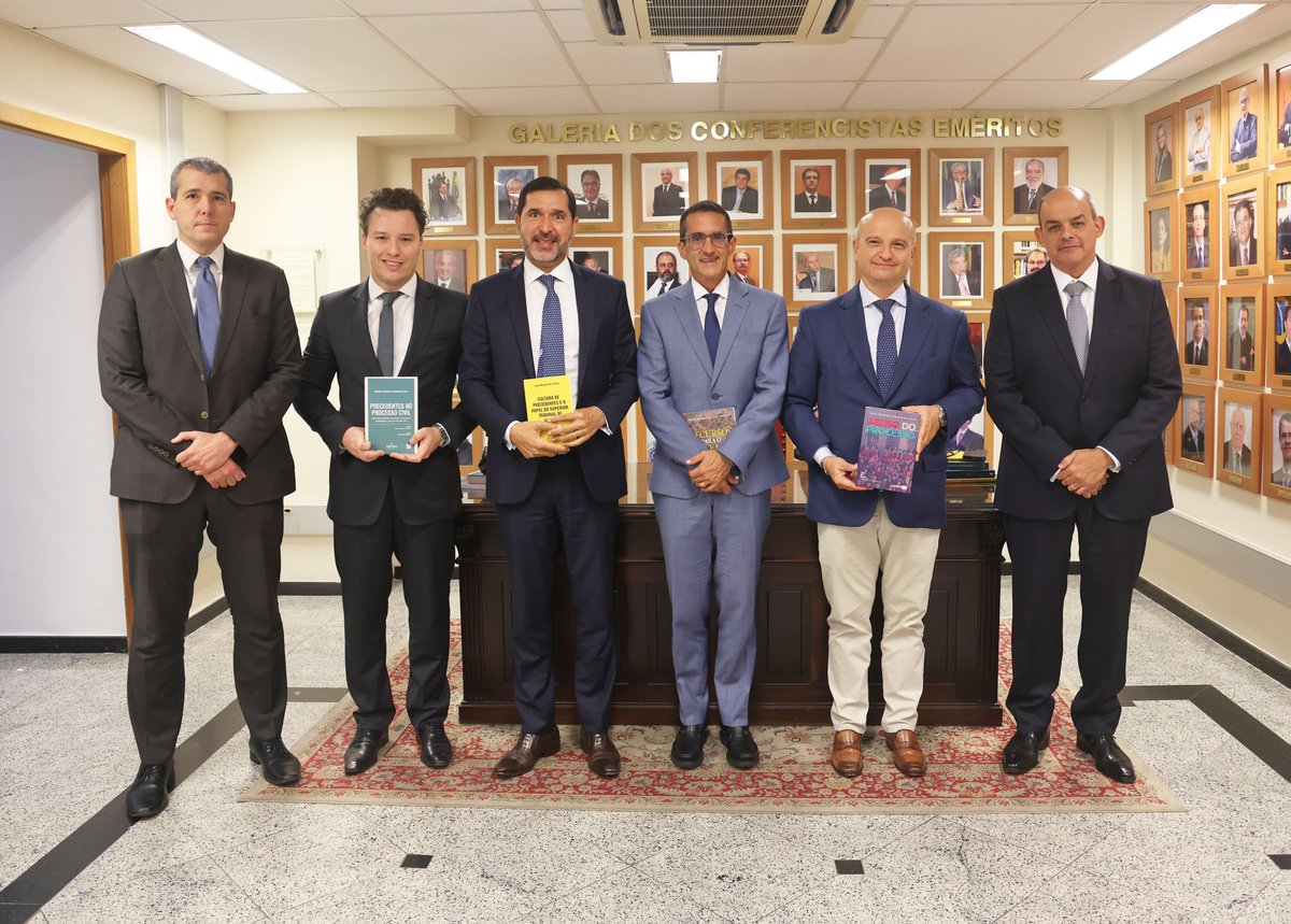 emerjoficial's tweet image. EMERJ promove Conversa com os Autores: Lançamento das Novas Obras.

emerj.tjrj.jus.br/noticia/2409

#emerj #eventos #processocivil #conversacomosautores #paratodosverem