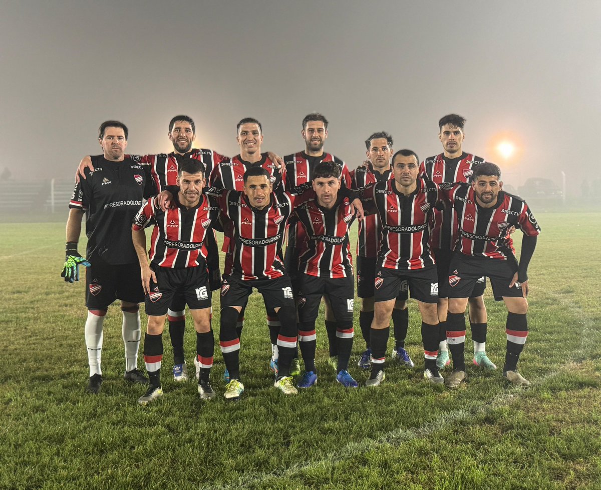 barracasdolores's tweet photo. #Local25 Inconcluso el partido de anoche Debido a la densa niebla que existía en el campo. Al final del 1T estabamos empatando 1-1 con Bella Vista
⚽ @tranque10
La próxima semana recibimos a #LaVillaFC en casa
#VamosCerealeros
🔴⚪⚫ https://t.co/lWgYmO3TfX