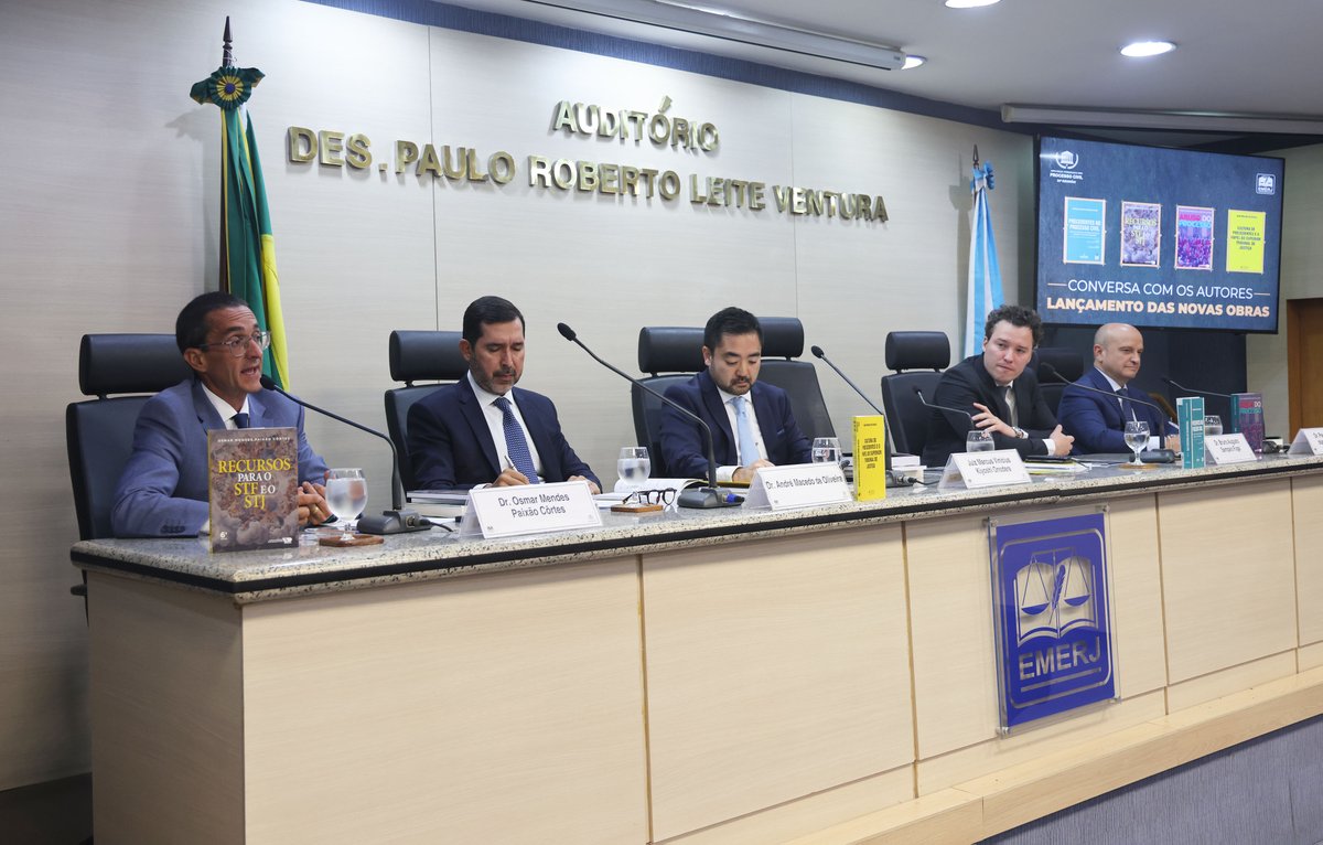 emerjoficial's tweet image. EMERJ promove Conversa com os Autores: Lançamento das Novas Obras.

emerj.tjrj.jus.br/noticia/2409

#emerj #eventos #processocivil #conversacomosautores #paratodosverem