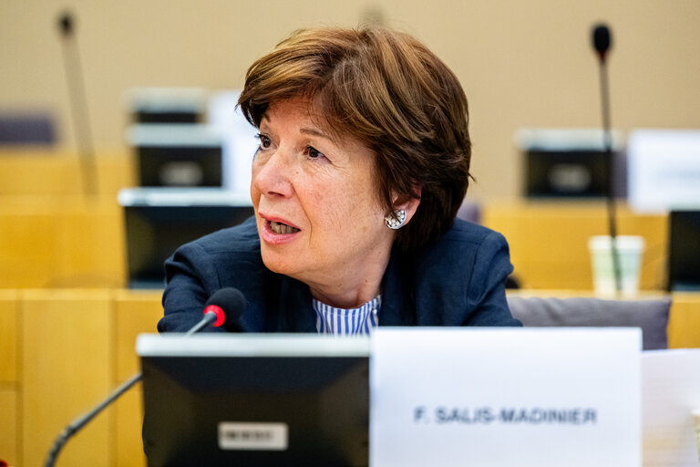 Workers' Group EESC (@workerseesc) on Twitter photo Our member <a href="/FrancaCFDT/">Franca Madinier</a> presented today the <a href="/EU_EESC/">European Economic and Social Committee</a> opinion on a pro-worker AI at the <a href="/EPSocialAffairs/">EMPL Committee Press</a>. #AIatWork
Read the opinion: europa.eu/!gVD7pv
Watch her intervention: youtu.be/3XJkecllvzo Our member <a href="/FrancaCFDT/">Franca Madinier</a> presented today the <a href="/EU_EESC/">European Economic and Social Committee</a> opinion on a pro-worker AI at the <a href="/EPSocialAffairs/">EMPL Committee Press</a>. #AIatWork
Read the opinion: europa.eu/!gVD7pv
Watch her intervention: youtu.be/3XJkecllvzo