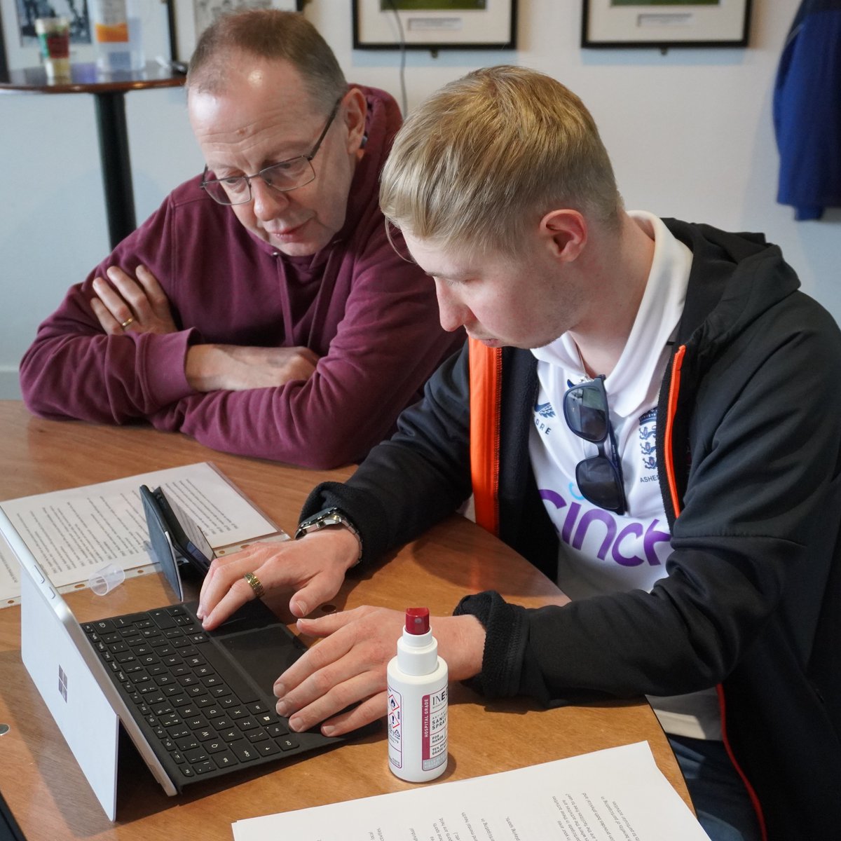 As the season wraps up, we want to shout out our 76 incredible volunteers who’ve gone above and beyond, giving over 1,100 hours this season! 💪

⭐️  400+ hours on 25 matchdays, helping us raise nearly £85,000 in raffle tickets!

⭐️  300+ hours spent mentoring and inspiring
