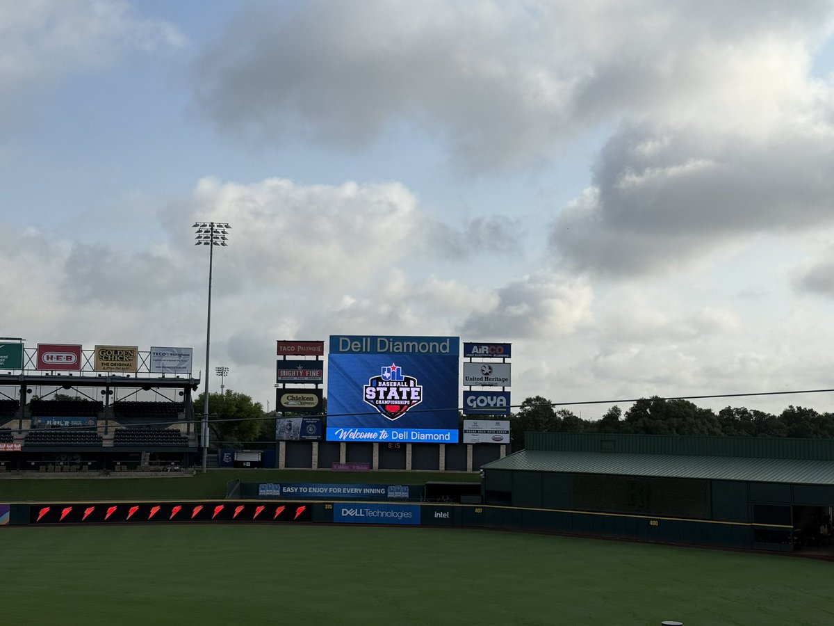 ray_zepeda1's tweet image. Have got Day #1 of the @uiltexas STATE Baseball Tournament off and rolling! Historic Championships. We will crown 11 STATE Champs over the next three days! @THSBCA @THSCAcoaches
