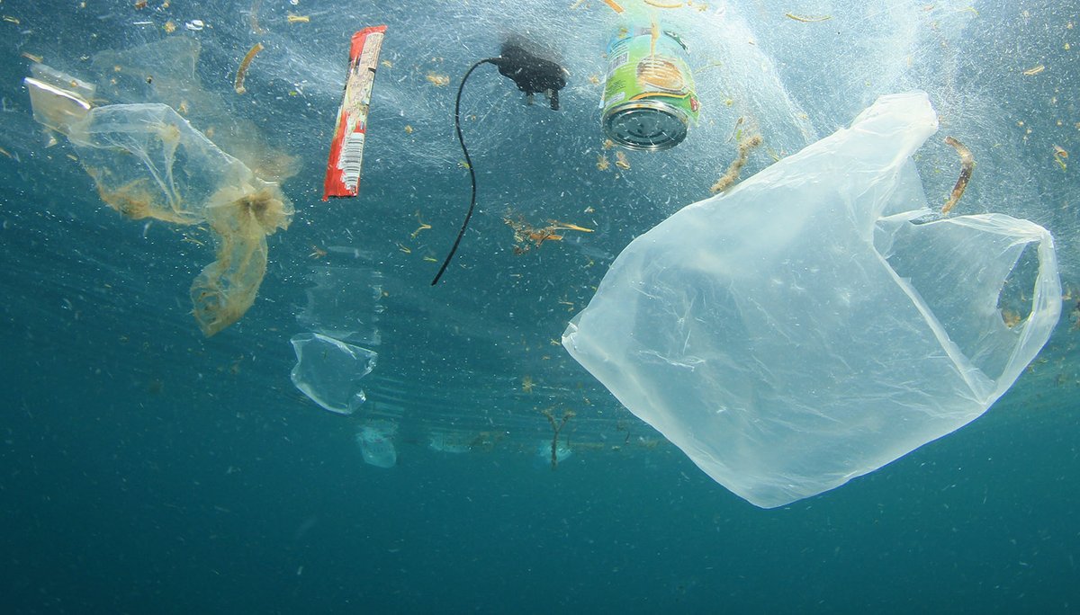 claudmandel's tweet photo. #DiaMundialDelMedioAmbiente 
‼️ Tiene como objetivo de acabar con la contaminación por plásticos.

Algunos facts sobre el consumo de #plástico, según #ONU:

- C/ año se producen más de 4⃣0⃣0⃣ mill de ton de plástico, la mitad de un solo uso. Menos del 10% de esto se recicla. https://t.co/fxcWJbwaSZ