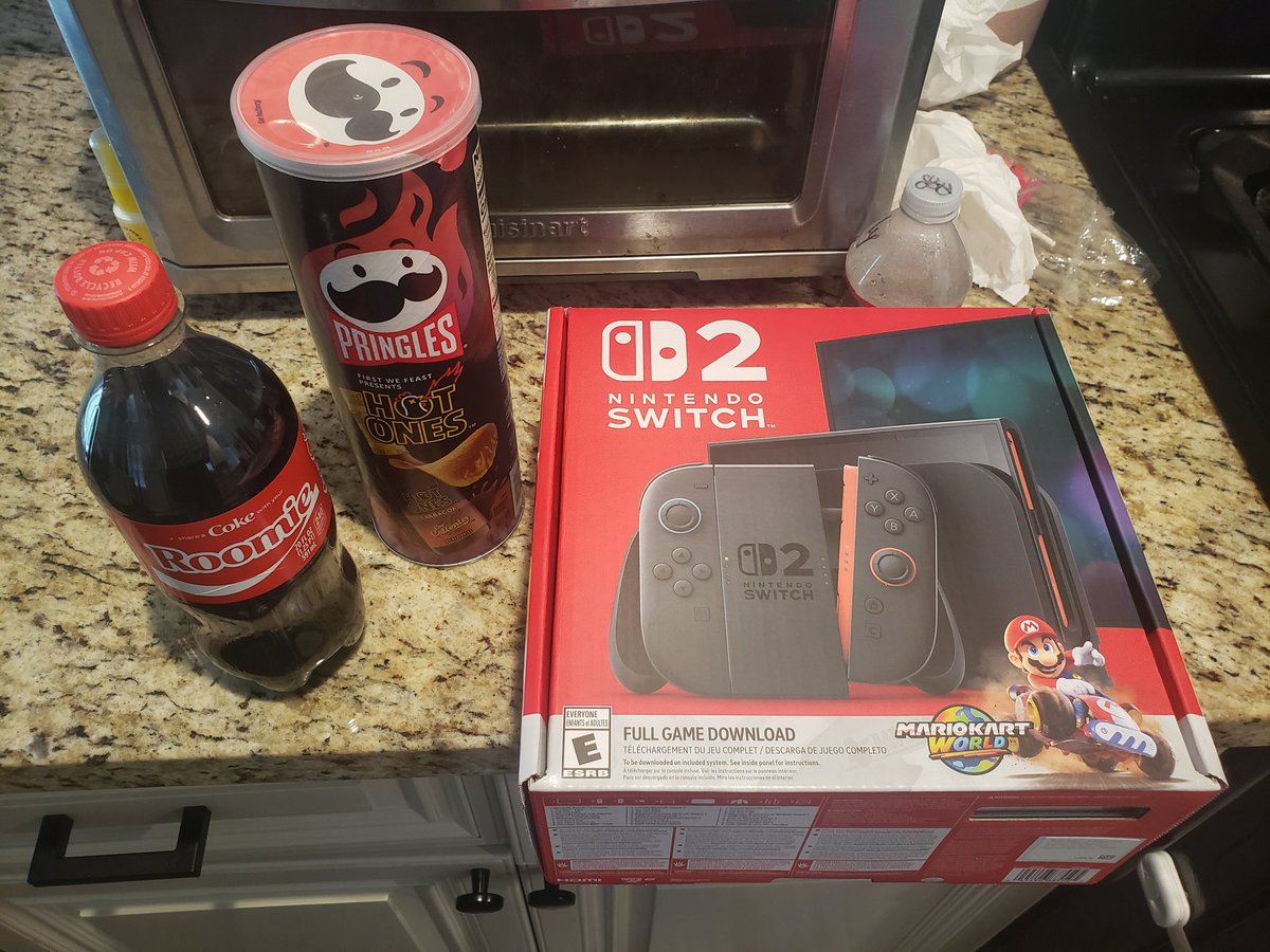 Got it. Did anyone else get random snacks for free with their delivery?
#NintendoSwitch2 #WALMART <a href="/Walmart/">Walmart</a>