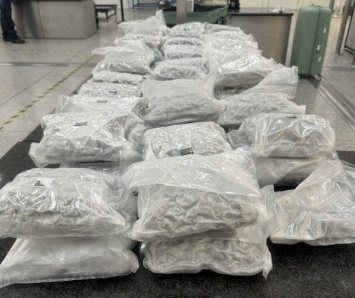 UPDATE: Former Arsenal, Ipswich Town and Aberdeen striker Jay Emmanuel-Thomas has been sentenced to four years in jail after smuggling £600,000 worth of cannabis into the UK from Thailand.

He was caught at Stansted in Sep 2024.

He will serve a minimum of 19 months in custody.