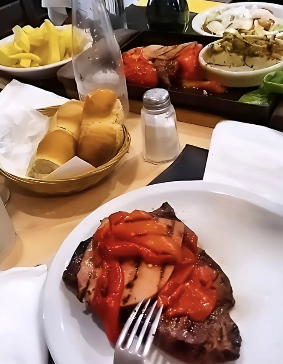 Acá, generando contenido para las Páginas AmariIIas y para la Guía FiIcar.