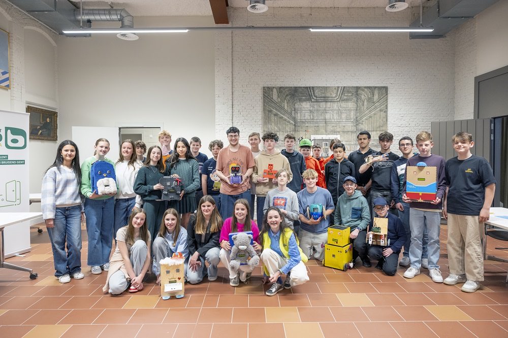 Dwengo vzw (@dwengo) on Twitter photo Finale van onze ‘Sociale robot’-wedstrijd gesteund door Excellentiefonds 2024-2025 <a href="/Zu_Demir/">Zuhal Demir</a> <a href="/onderwijs_Vl/">Onderwijs Vlaanderen</a> Winnaars uit alle finaliteiten van 1ste en 2de graad. PTS Maasmechelen, Atheneum Jesode, Atheneum Schilde en EDUGO Glorieux kaapten de hoofdprijzen weg! Finale van onze ‘Sociale robot’-wedstrijd gesteund door Excellentiefonds 2024-2025 <a href="/Zu_Demir/">Zuhal Demir</a> <a href="/onderwijs_Vl/">Onderwijs Vlaanderen</a> Winnaars uit alle finaliteiten van 1ste en 2de graad. PTS Maasmechelen, Atheneum Jesode, Atheneum Schilde en EDUGO Glorieux kaapten de hoofdprijzen weg!