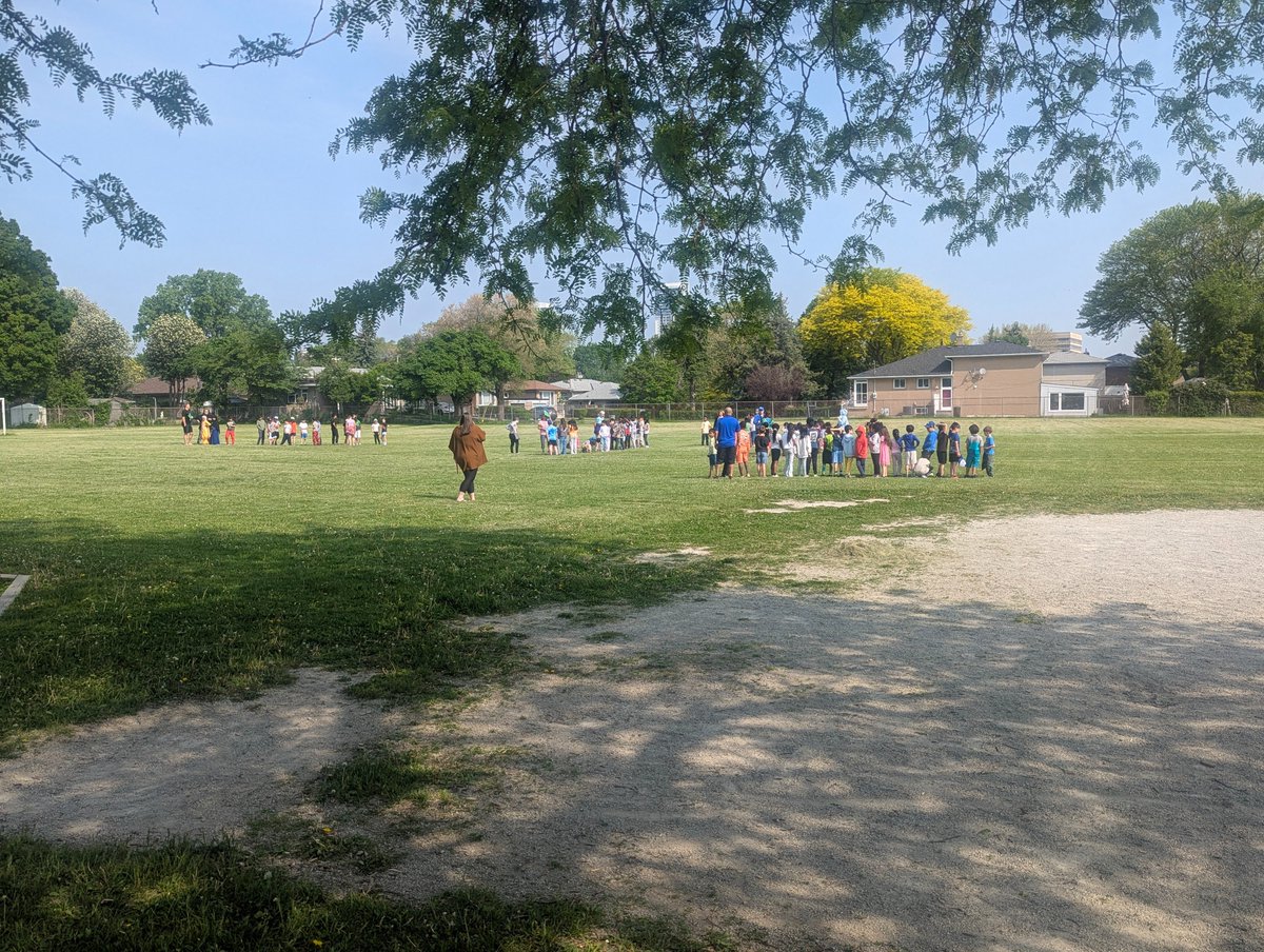 Jacqueline Samuels (@techteacherjsam) on Twitter photo Fire Drill on a beautiful hot sunny day! Everyone accounted for. It's a beautiful day for lots of outdoor fun. We are almost at the end of this school year. <a href="/TDSB_RoywoodPS/">Roywood P.S.</a> Fire Drill on a beautiful hot sunny day! Everyone accounted for. It's a beautiful day for lots of outdoor fun. We are almost at the end of this school year. <a href="/TDSB_RoywoodPS/">Roywood P.S.</a>