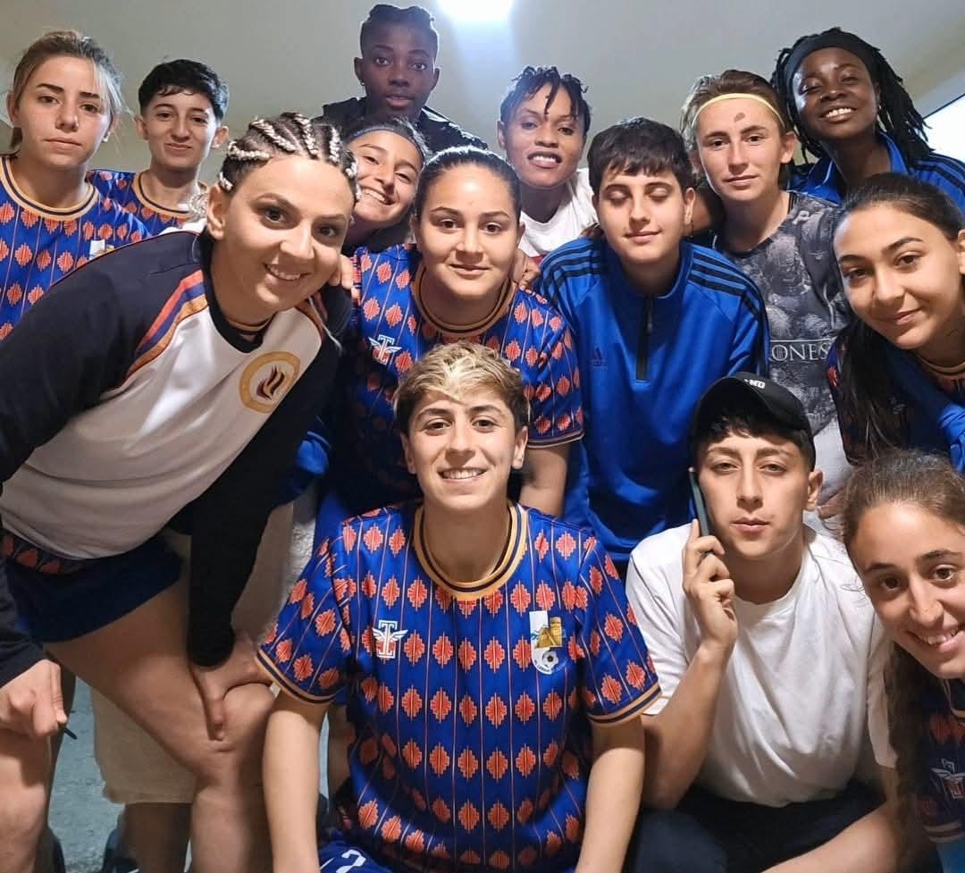 This is Lernayin #Artsakh, a displaced team that now plays in the Premier Division of #Armenia.

The team needs new kits and sponsors to sustain itself and carry on.

If you want to support the team, please get in touch or PayPal donations to miasinforartsakh@gmail.com 🙏