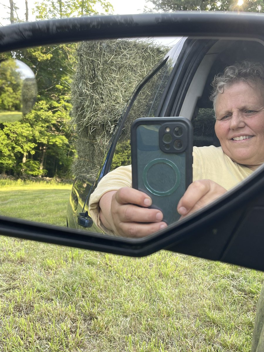 carolynstearns's tweet image. When the trucks and trailers are full we are going home #haying #summer #countryiving