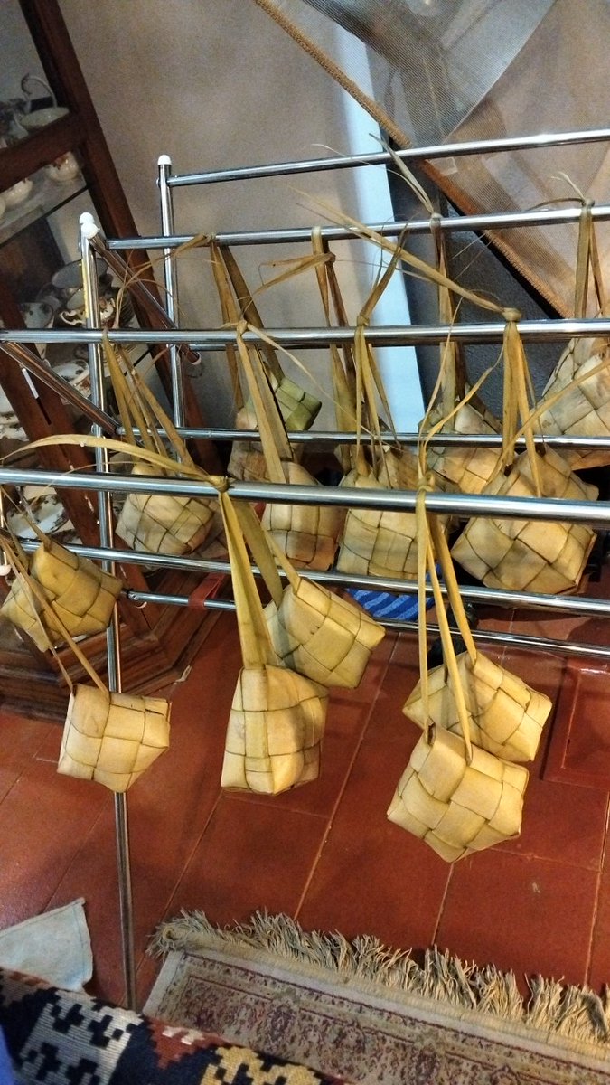 RezaRef's tweet image. Formasi ketupat 3-4-3 seperti timnas #TimnasDay