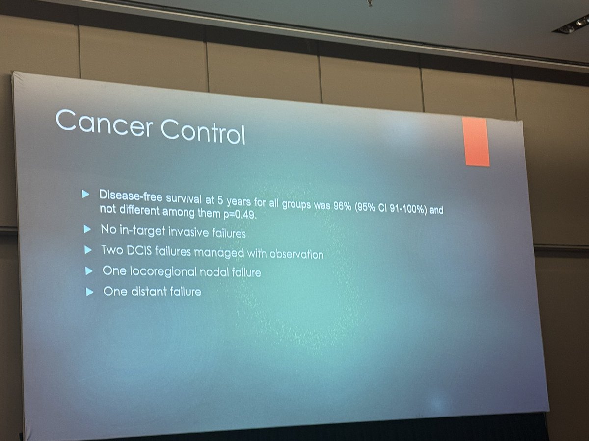 MyrsiniIoakeim's tweet image. Dr. Carlos Vargas @MayoAZRadOnc shared early results from MC1635, a randomized phase 3 trial comparing HF vs UHF breast PMRT with protons or x-rays.
➤ UHF (25 Gy/5 fx) showed fewer AEs and better end-of-treatment QoL
➤ Proton UHF had the largest AE reduction (–11%)
➤ 5-year…