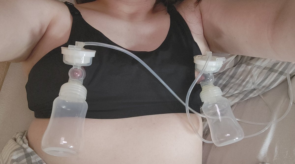 Nina_Northqueen's tweet photo. Got a new bra for my #breastpump the fit is awesome and it seems so much more effective than Holding the devices myself
#lactation #eroticlactation #breastmilk https://t.co/6jynywcMtG