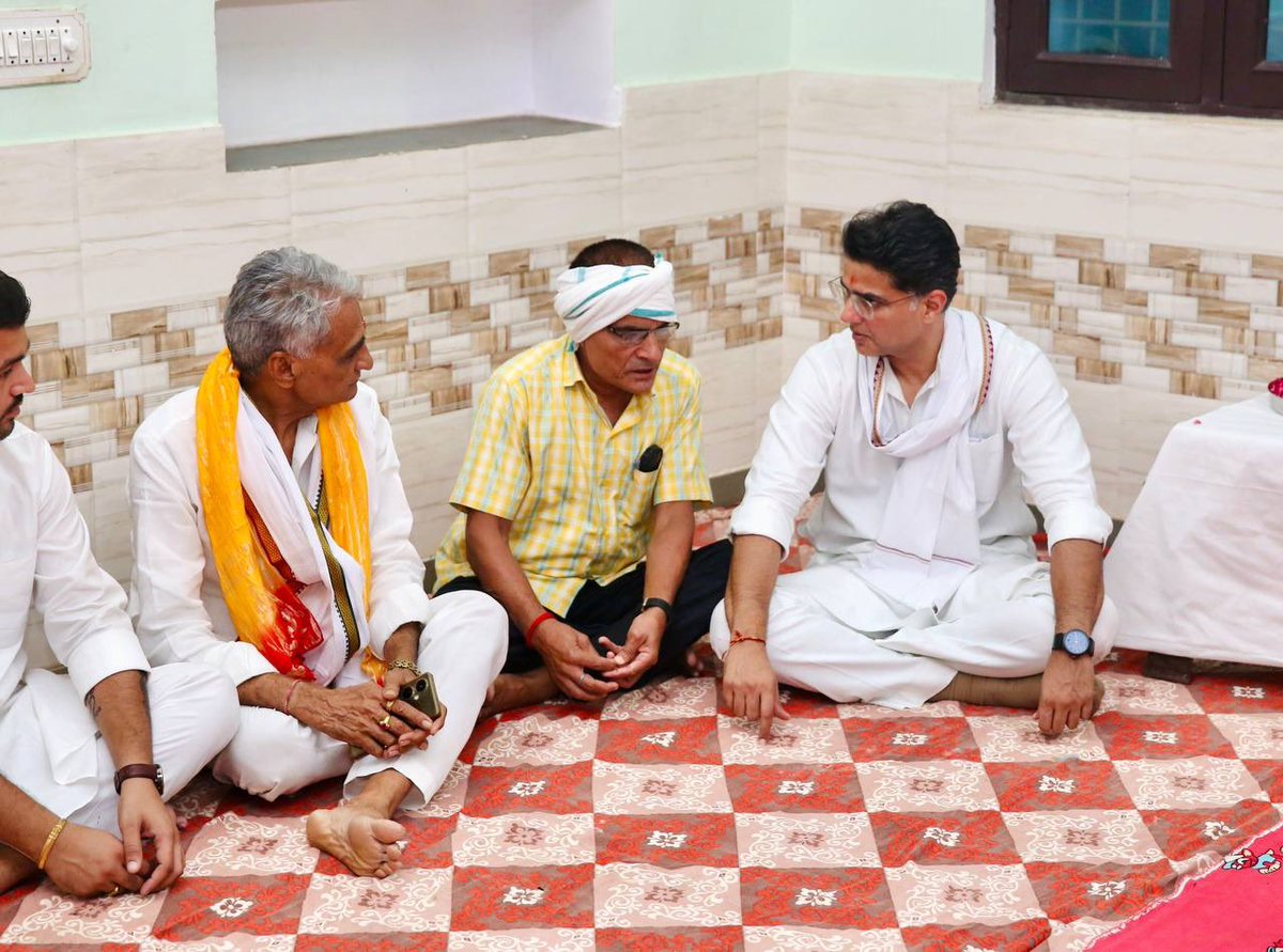 Sachin Pilot (@sachinpilot) on Twitter photo рдЯреЛрдВрдХ рджреЗрд╣рд╛рдд рдмреНрд▓реЙрдХ рдЕрдзреНрдпрдХреНрд╖ рд╢реНрд░реАрдорддреА рдХреИрд▓рд╛рд╢реА рджреЗрд╡реА рдореАрдгрд╛ рдЬреА рдХреЗ рд╕рд╕реБрд░ рдХреЗ рдирд┐рдзрди рдкрд░ рдкрд░рд┐рдЬрдиреЛрдВ рд╕реЗ рдореБрд▓рд╛рдХрд╛рдд рдХрд░ рд╢реНрд░рджреНрдзрд╛рдВрдЬрд▓рд┐ рдЕрд░реНрдкрд┐рдд рдХреА рдПрд╡рдВ рд╕рдВрд╡реЗрджрдирд╛рдПрдВ рд╡реНрдпрдХреНрдд рдХреАред рдЯреЛрдВрдХ рджреЗрд╣рд╛рдд рдмреНрд▓реЙрдХ рдЕрдзреНрдпрдХреНрд╖ рд╢реНрд░реАрдорддреА рдХреИрд▓рд╛рд╢реА рджреЗрд╡реА рдореАрдгрд╛ рдЬреА рдХреЗ рд╕рд╕реБрд░ рдХреЗ рдирд┐рдзрди рдкрд░ рдкрд░рд┐рдЬрдиреЛрдВ рд╕реЗ рдореБрд▓рд╛рдХрд╛рдд рдХрд░ рд╢реНрд░рджреНрдзрд╛рдВрдЬрд▓рд┐ рдЕрд░реНрдкрд┐рдд рдХреА рдПрд╡рдВ рд╕рдВрд╡реЗрджрдирд╛рдПрдВ рд╡реНрдпрдХреНрдд рдХреАред