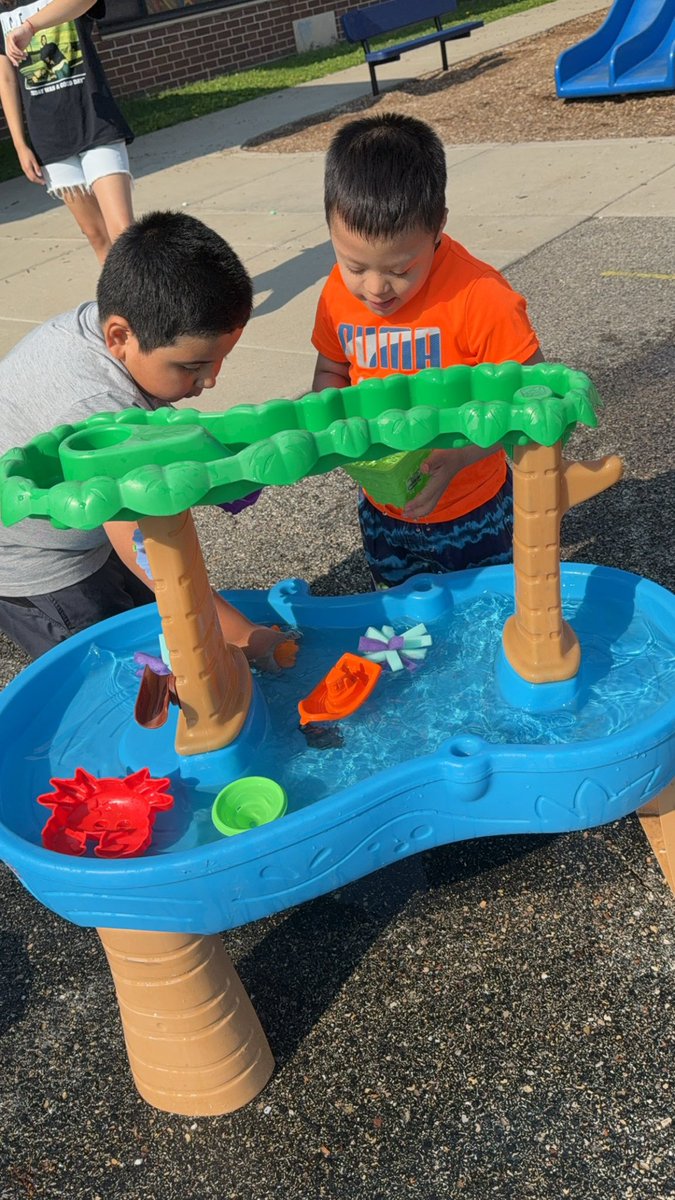 Water Day is our FAVORITE Day during ESY🤍🍎🐝💦🚤 <a href="/CrosbyElemD50/">Richard D. Crosby Elementary School</a>