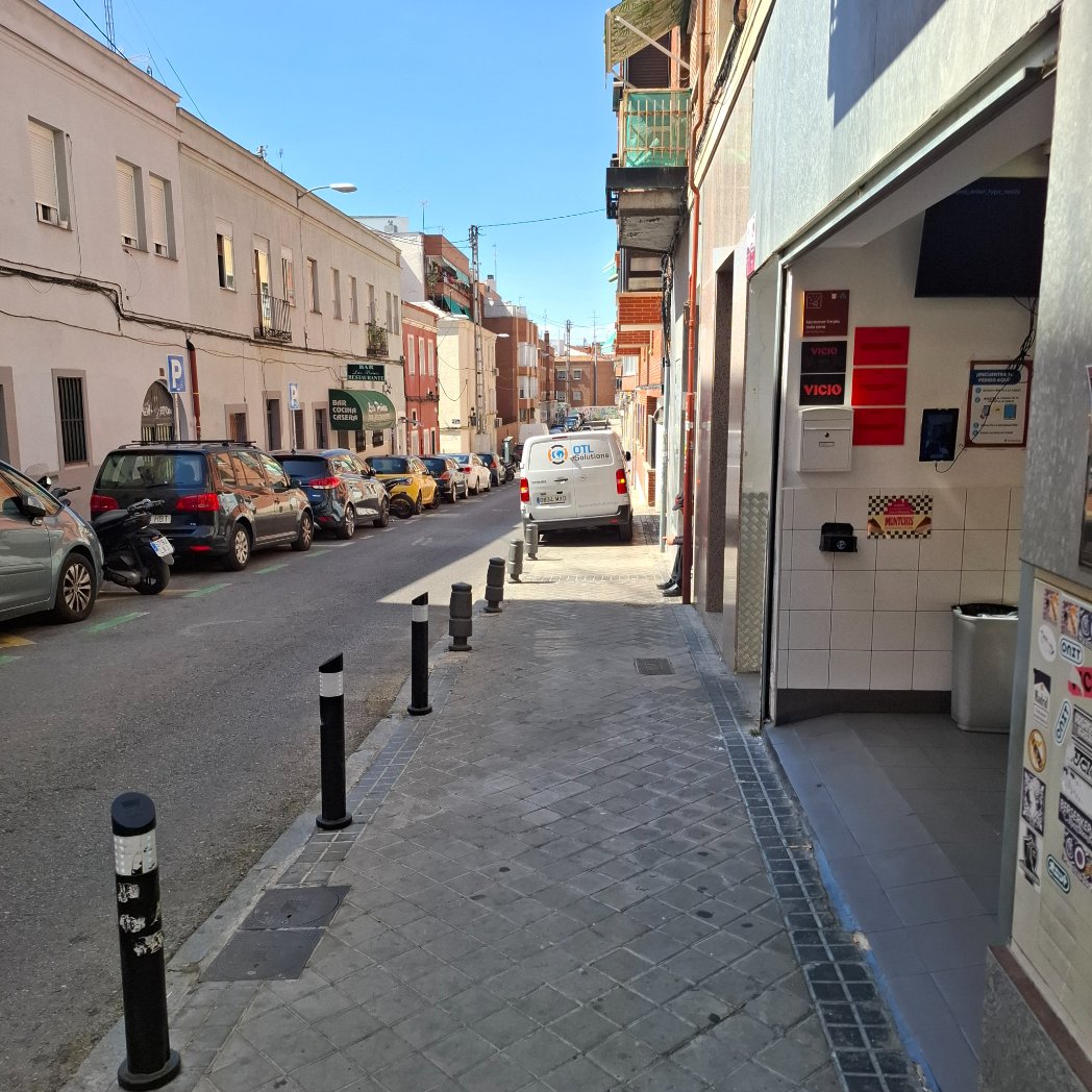 El mirador del Cosmos (@ocelos1962) on Twitter photo Nuevamente una furgoneta aparca sobre la acera en calle José Calvo 12.
¡Qué bien les ha venido que quitaran el bolardo! ¿Y la policía municipal?
<a href="/JMDTetuan/">Distrito Tetuán</a> <a href="/poli/">Paula Creighton</a> Nuevamente una furgoneta aparca sobre la acera en calle José Calvo 12.
¡Qué bien les ha venido que quitaran el bolardo! ¿Y la policía municipal?
<a href="/JMDTetuan/">Distrito Tetuán</a> <a href="/poli/">Paula Creighton</a>
