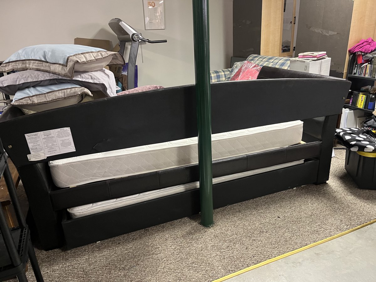 janmcd's tweet photo. Day Bed with Trundle - never used - 93" long/42 1/2 wide - trundle is 77" long/41 1/2" wide - we are asking $450 - needs picked up by June 21st - moving out of state,  and no room.  Private appts to see 612-803-5039 Jan or Final Moving and Tupperware clearance on June 7 &amp; 8 -10-3 https://t.co/BROtXJrfap