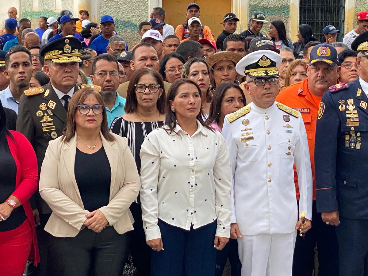 #PulsoRegional #Sucre #Cumaná | Desde la Plaza Ayacucho, en la ciudad de Cumaná, en el estado Sucre, se conmemoraron los 195 de la muerte del Gran Mariscal de Ayacucho. 

<a href="/Otanys_/">Otanys</a>