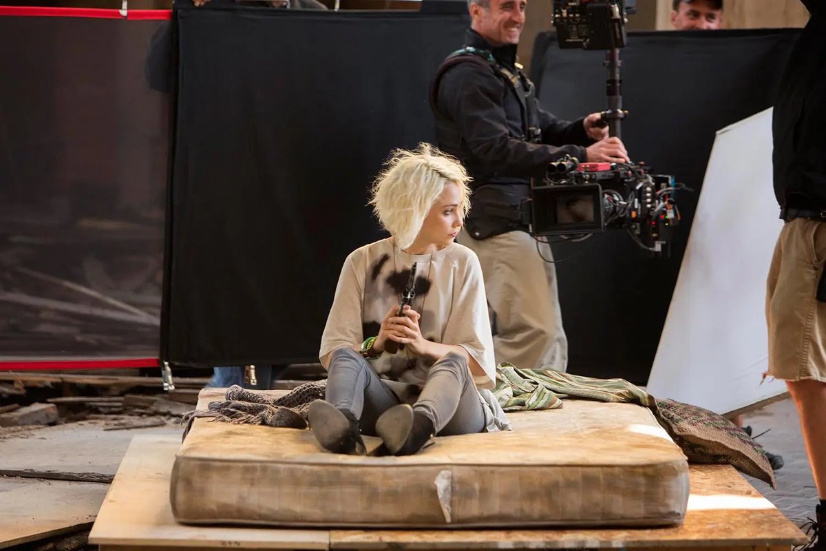 CineverseOff's tweet photo. 🎂 Il y a 10 ans, SENSE8 débarquait sur nos écrans ! 

La série @sense8 , créée par les Wachowski et J. Michael Straczynski, a été diffusée pour la 1ère fois le 5 juin 2015 sur @NetflixFR .

Cette série a marqué les esprits par son message d’unité et de diversité. https://t.co/C36Ap2GwNA