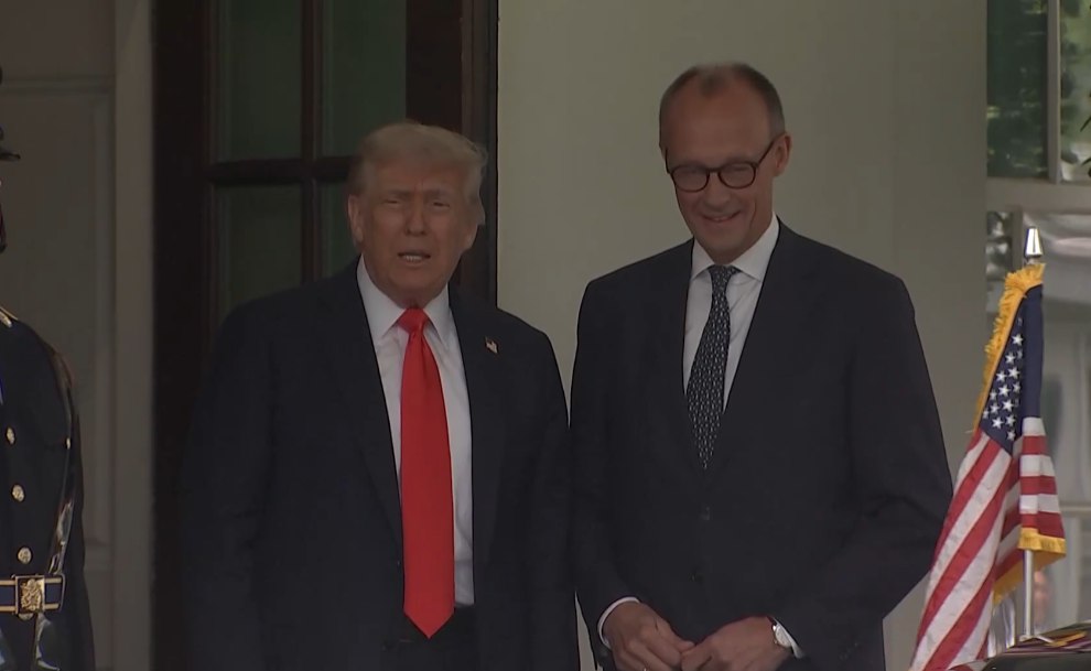 adn40 (@adn40) on Twitter photo 🚨#AlertaADN
Trump (<a href="/POTUS/">President Donald J. Trump</a>) recibe en la Casa Blanca al nuevo canciller alemán, Friedrich Merz (<a href="/_FriedrichMerz/">Friedrich Merz</a>), para dialogar sobre la guerra en Ucrania, la situación en Medio Oriente y la política comercial 🚨#AlertaADN
Trump (<a href="/POTUS/">President Donald J. Trump</a>) recibe en la Casa Blanca al nuevo canciller alemán, Friedrich Merz (<a href="/_FriedrichMerz/">Friedrich Merz</a>), para dialogar sobre la guerra en Ucrania, la situación en Medio Oriente y la política comercial