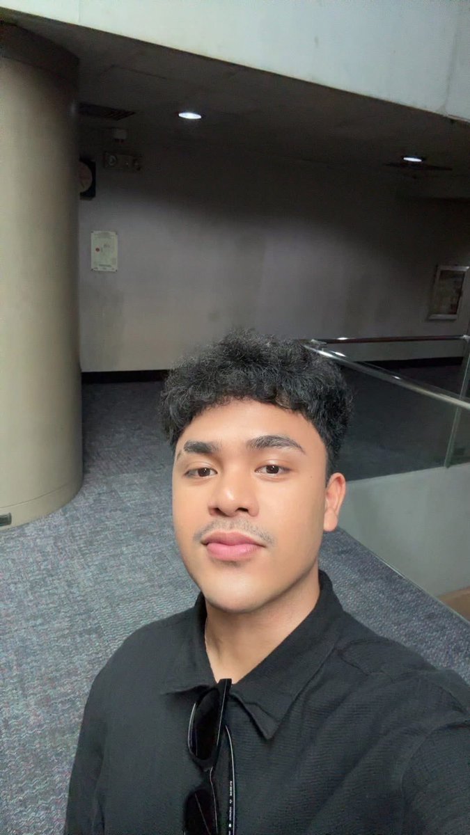kathewkit's tweet photo. Pogi..😎😎😎

NAUBOSNA PERO STREAM TULOY PA
#NaubosNaOnRepeat
#IanManibale
#IanDelightsFam https://t.co/wfgY1CxOWW