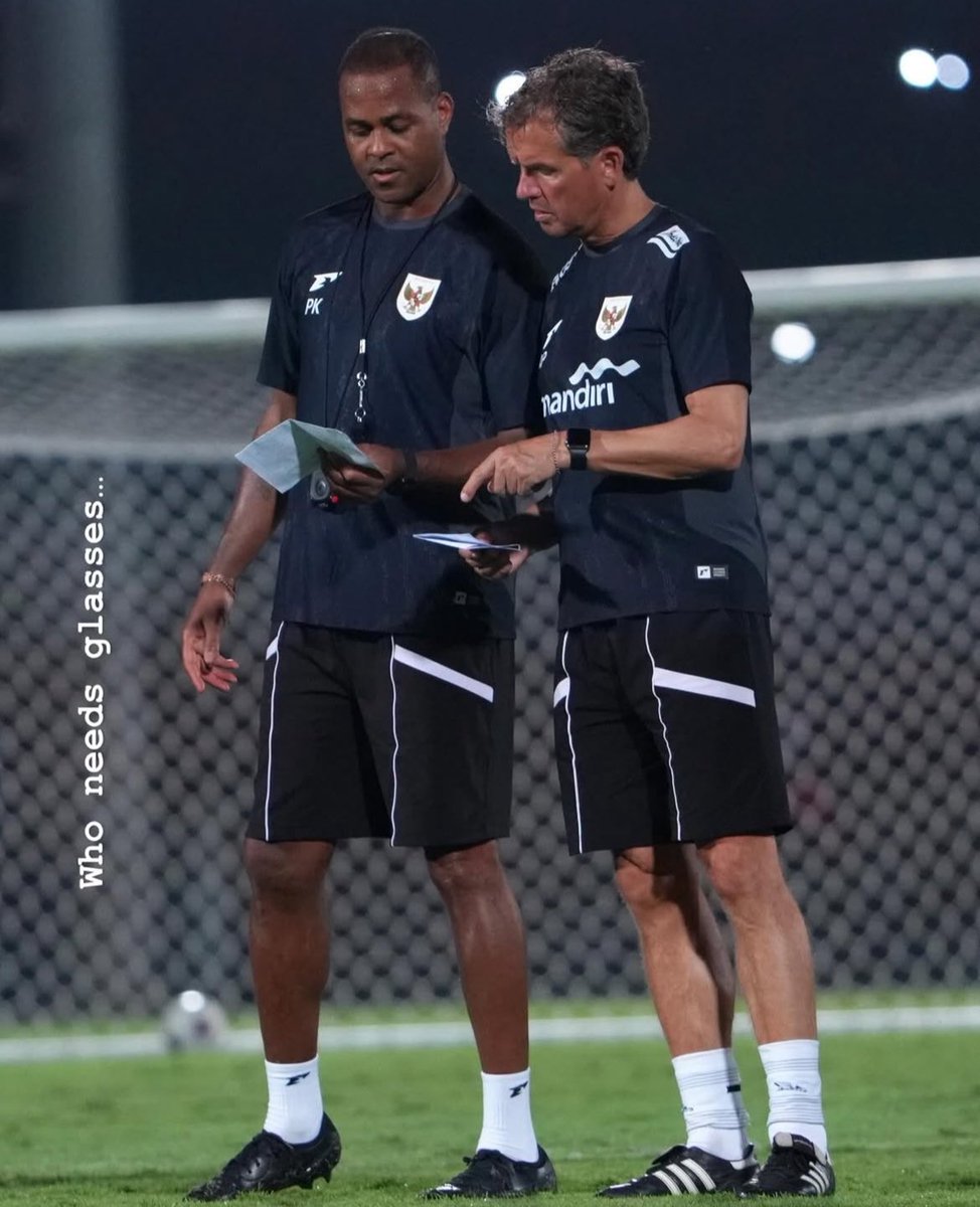 Apresiasi buat tim Kepelatihan👏👏

- Pemilihan starter mantep
- Pemilihan pengganti jos
- Mempertahan Trio Pakem ( Jay, Ridho, Hubner )

3 Poin penting dan penutupan dengan kemenangan yang manis di GBK🇮🇩🦅

#TimnasDay #GarudaMendunia