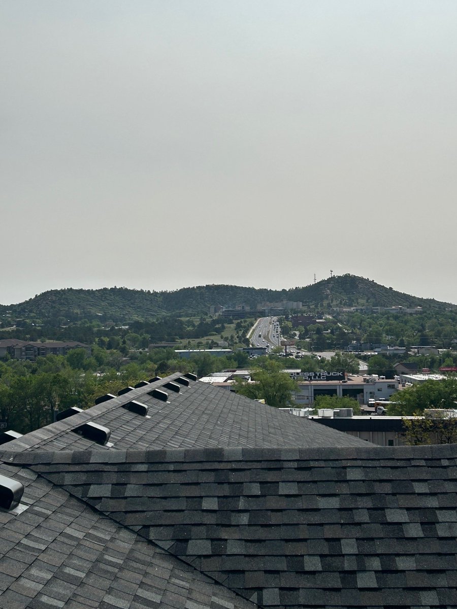 PPRBD's tweet photo. #JOBALERT - we're looking for a new roofing inspector to join our busy team.

#Job comes with medical benefits, PERA retirement, vacation, a take home vehicle, and some of the best views of the Pikes Peak region from a unique perspective.

Apply Now - 
https://t.co/zID9JrrR0s https://t.co/O3z3tp1BR7